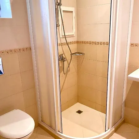 Aj 2, Santa Marina Village,