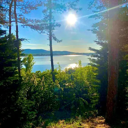 Aj 2, Santa Marina Village, アパート