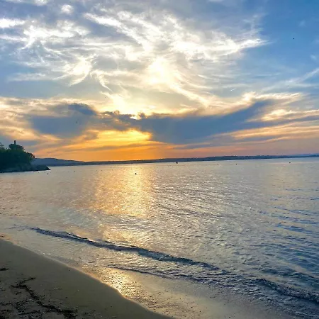 Aj 2, Santa Marina Village,