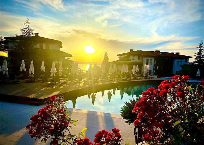 Aj 2, Santa Marina Village,